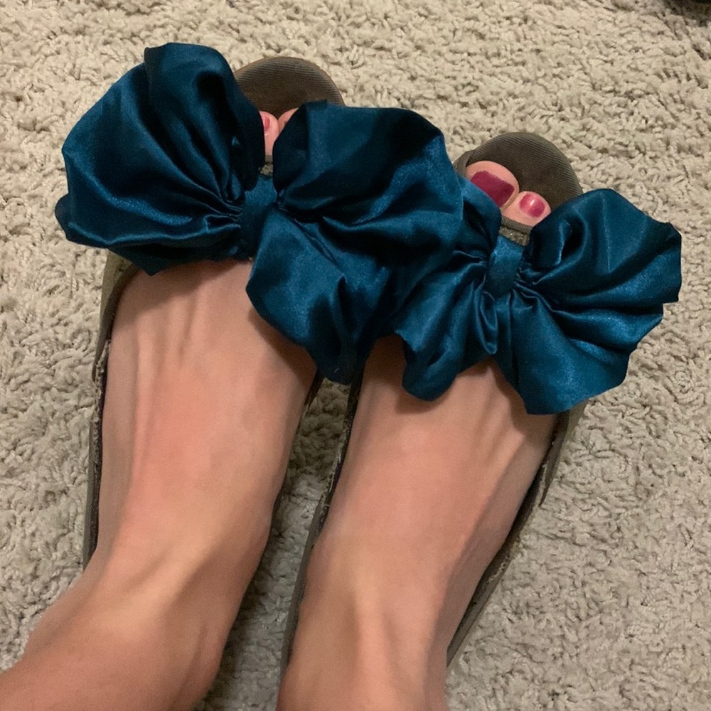 BOW/SNAKESKIN FLATS
